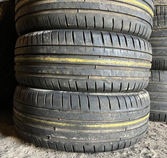 Michelin Pilot Sport 4 215/55 R17