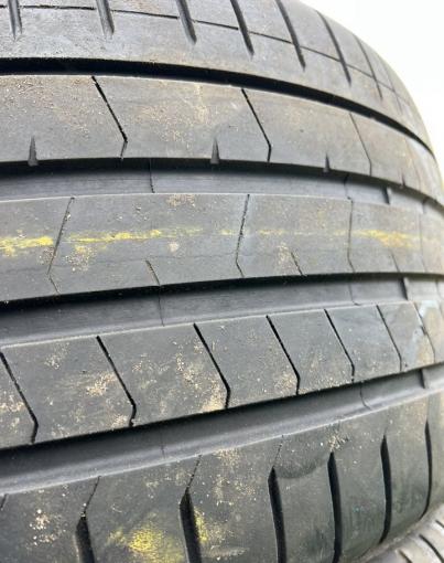 Pirelli P Zero PZ4 275/30 R21