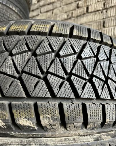 Bridgestone Blizzak DM-V2 235/55 R19