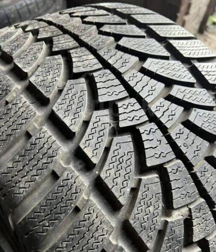 Nokian Tyres WR 295/30 R19