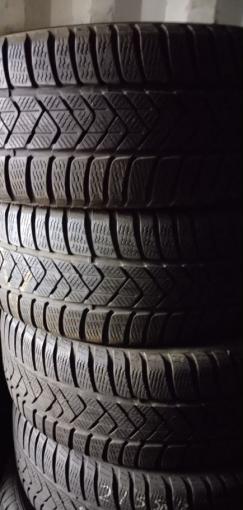 Pirelli Winter Sottozero 3 215/50 R18