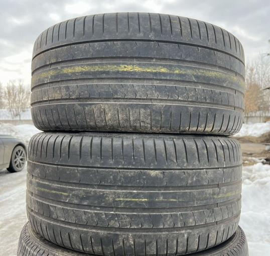 Pirelli P Zero PZ4 275/30 R21
