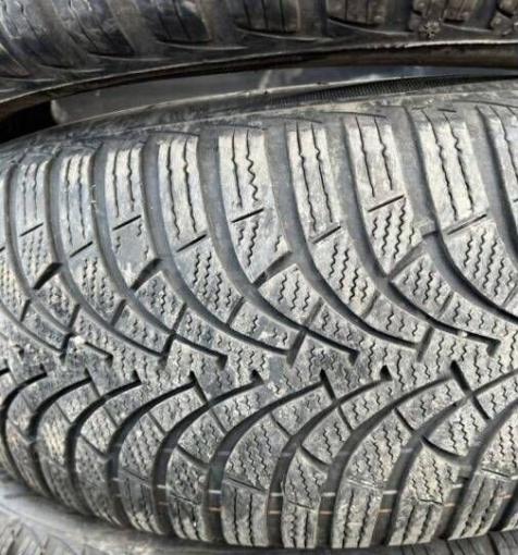Goodyear UltraGrip 9 205/55 R16