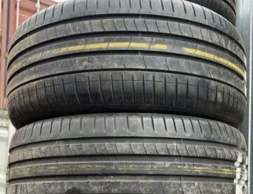 Pirelli P Zero PZ4 255/40 R21