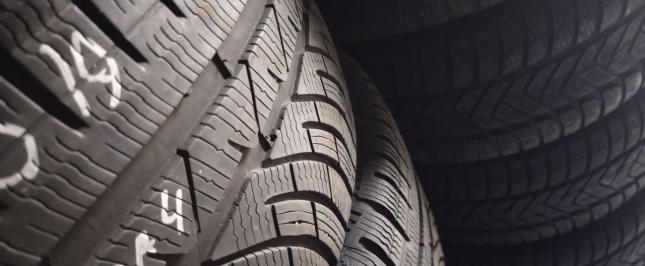 Michelin Pilot Alpin 4 245/40 R19 V