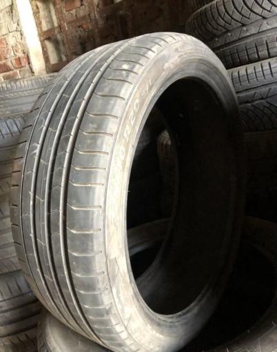 Pirelli P Zero PZ4 225/40 R20