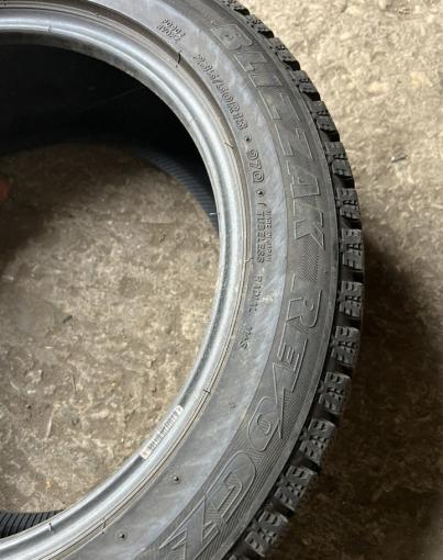 Bridgestone Blizzak Revo GZ 235/50 R18