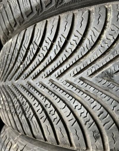 Michelin Alpin 5 215/65 R17 V