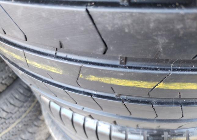 Pirelli P Zero PZ4 275/30 R20