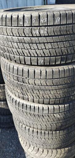 Bridgestone Blizzak VRX2 245/45 R17