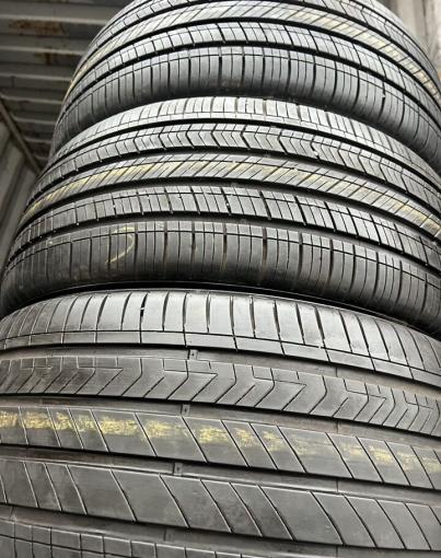 Kumho Majesty 9 Solus TA91 245/45 R19 п╦ 275/40 R19