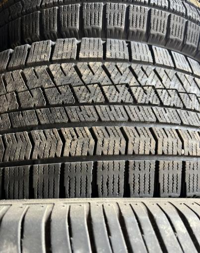 Bridgestone Blizzak VRX2 245/45 R19