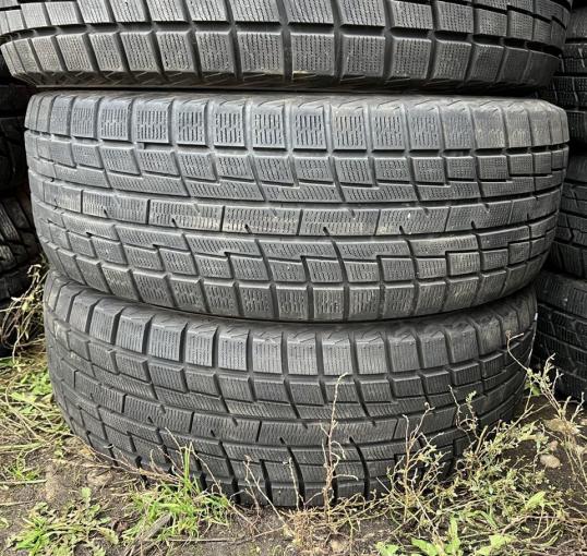 Yokohama Ice Guard IG30 215/60 R16