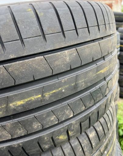 Pirelli P Zero PZ4 275/30 R21