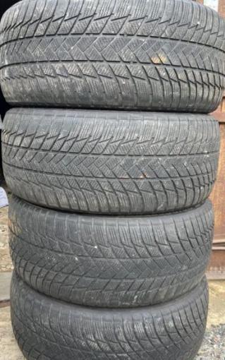 Bridgestone Blizzak LM-001 225/40 R18