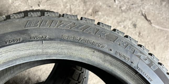 Bridgestone Blizzak Revo1 225/45 R17