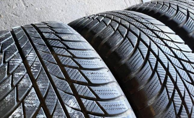 Bridgestone Blizzak LM-001 225/40 R18 H