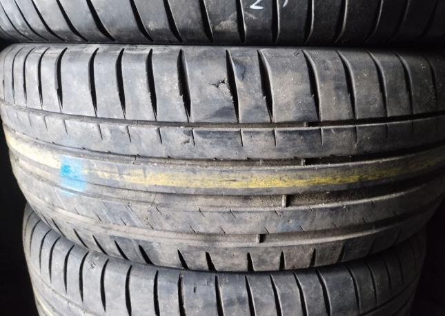 Michelin Pilot Sport 4 215/55 R17