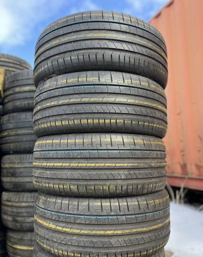 Pirelli P Zero PZ4 255/35 R21