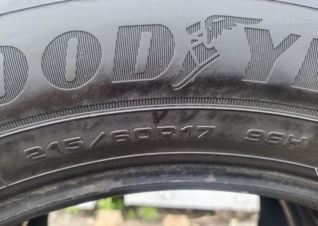 Goodyear Assurance 215/60 R17