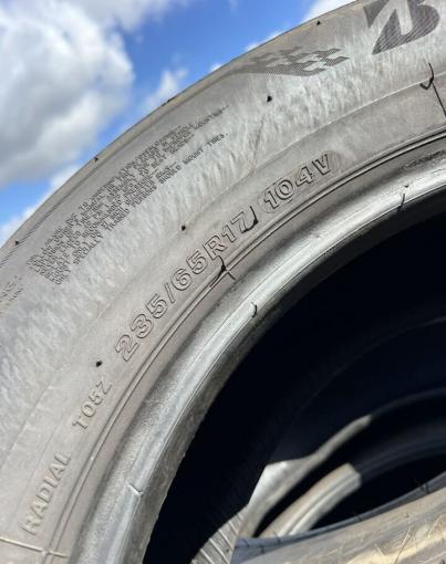 Bridgestone Turanza T005 235/65 R17