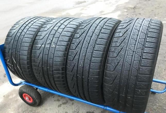 Pirelli Winter Sottozero II 245/35 R20