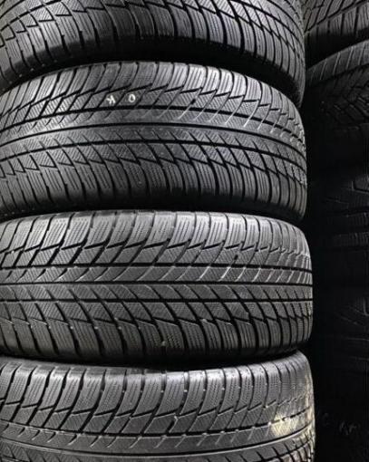 Bridgestone Blizzak LM-001 225/40 R18