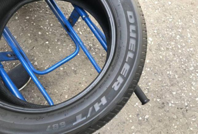 Bridgestone Dueler H/T D687 235/55 R18