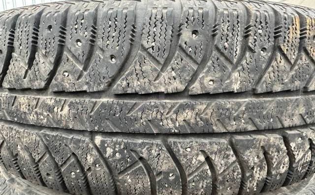 Bridgestone Ice Cruiser 7000 215/60 R17