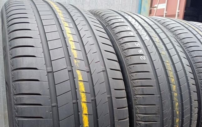 Bridgestone Alenza 001 285/45 R22