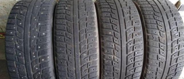 Kumho I&#39;Zen KW22 215/55 R17