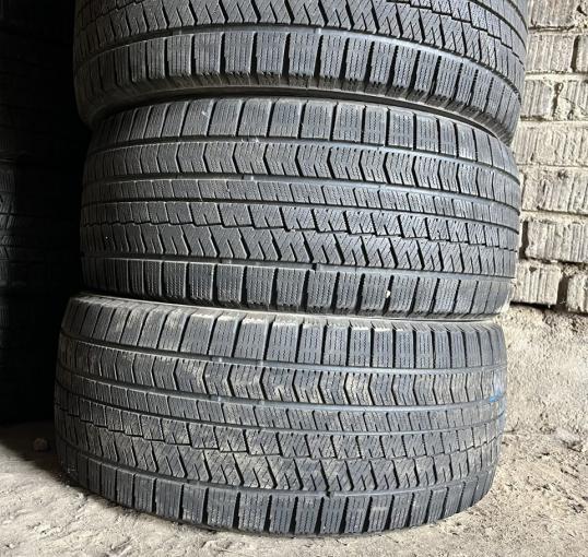 Bridgestone Blizzak VRX2 245/45 R17