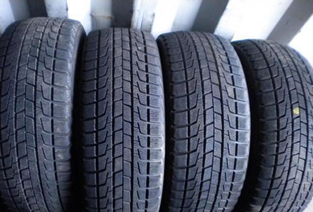 Bridgestone Blizzak Revo1 225/45 R17