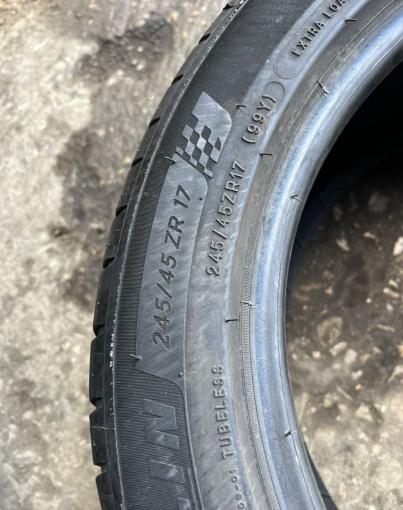 Michelin Pilot Sport 4 245/45 R17