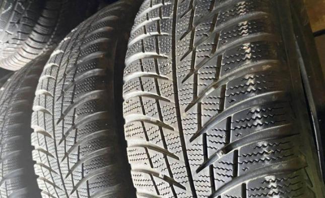 Bridgestone Blizzak LM-001 225/40 R18