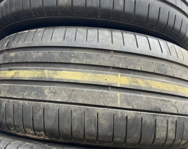 Pirelli P Zero PZ4 245/40 R19