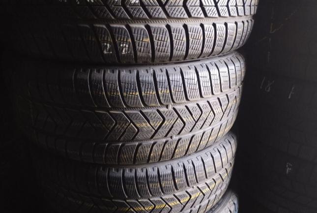 Pirelli Scorpion Winter 235/50 R20 V