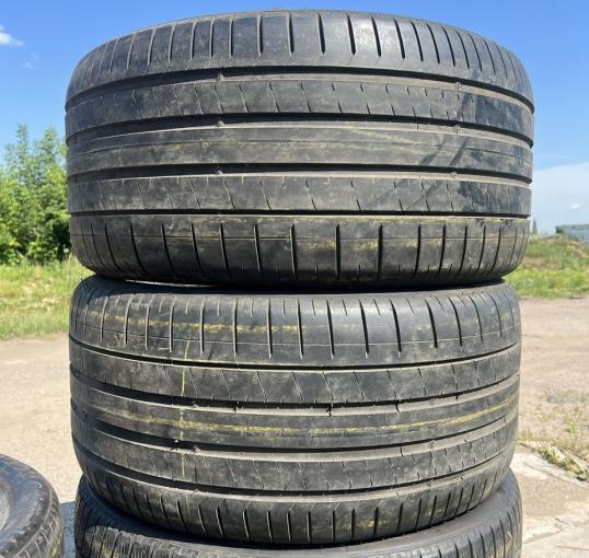 Pirelli P Zero PZ4 325/35 R22