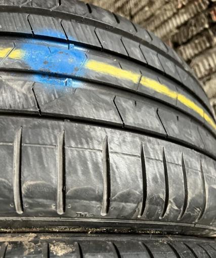 Pirelli P Zero PZ4 255/35 R19