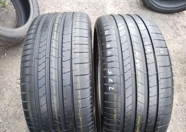 Pirelli P Zero PZ4 275/40 R22