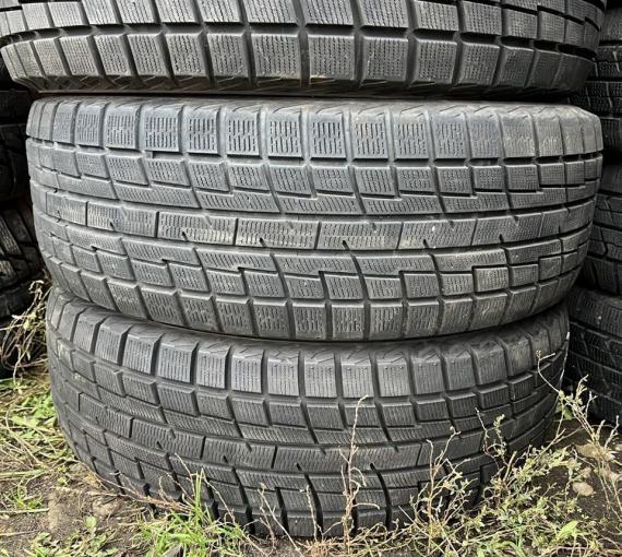 Yokohama Ice Guard IG30 215/60 R16