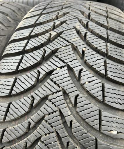 Michelin Alpin 4 215/55 R17