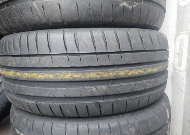 Michelin Pilot Sport 4 225/45 R17