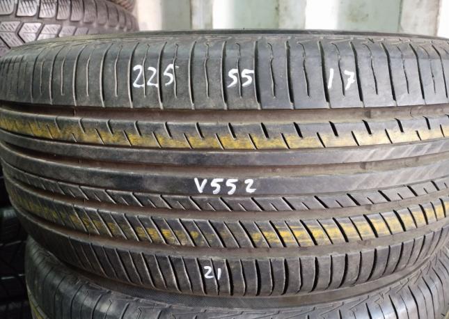 Yokohama Advan dB V552 225/55 R17