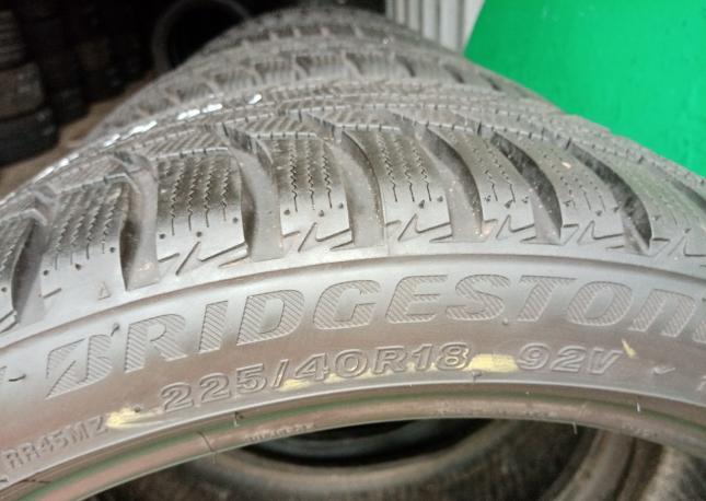 Bridgestone Blizzak LM-001 225/40 R18