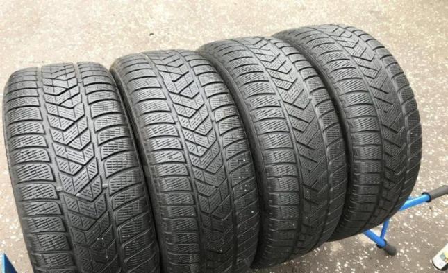 Pirelli Winter Sottozero 3 235/55 R17 V