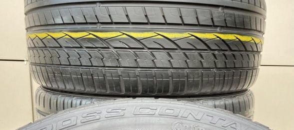 Continental ContiCrossContact UHP 245/45 R20