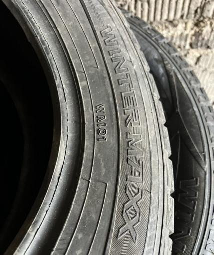 Dunlop Winter Maxx WM01 215/60 R16