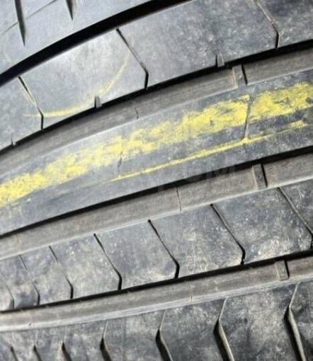Pirelli P Zero PZ4 275/35 R21