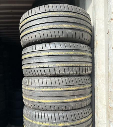 Michelin Pilot Sport 4 235/40 R18